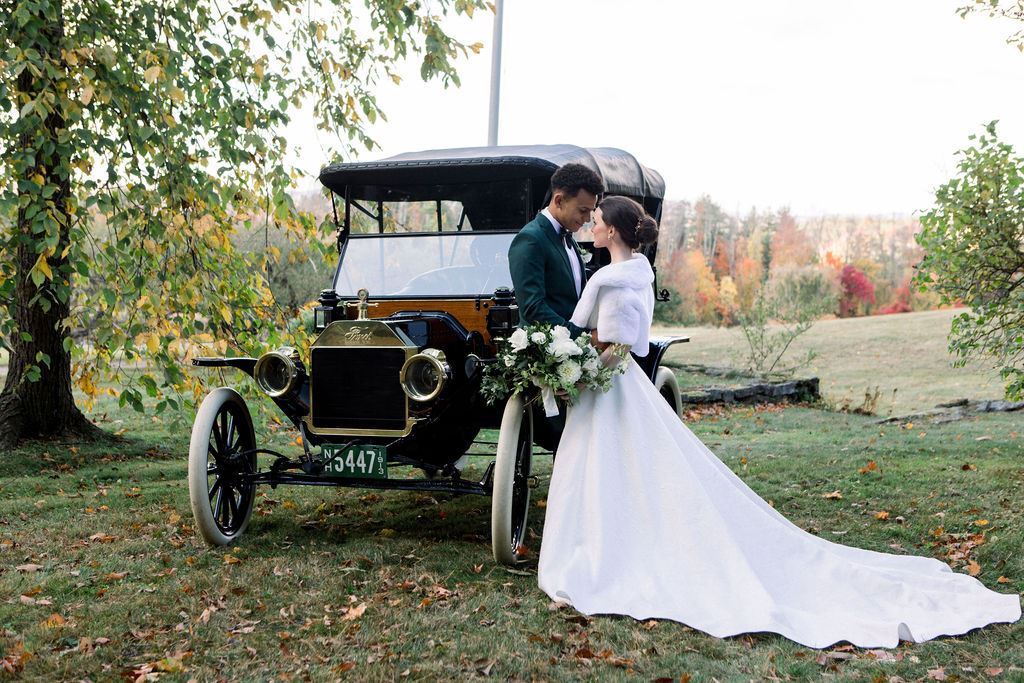 English Country Side Wedding in New Hampshire. Desktop Image
