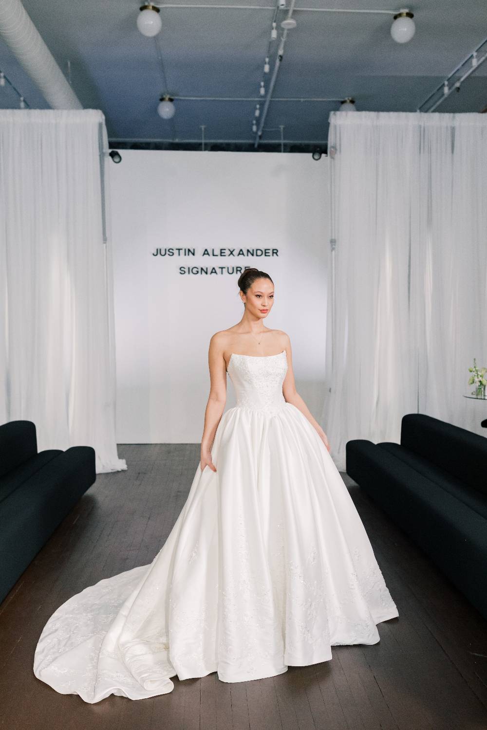 scoop neck bridal dress by justin alexander