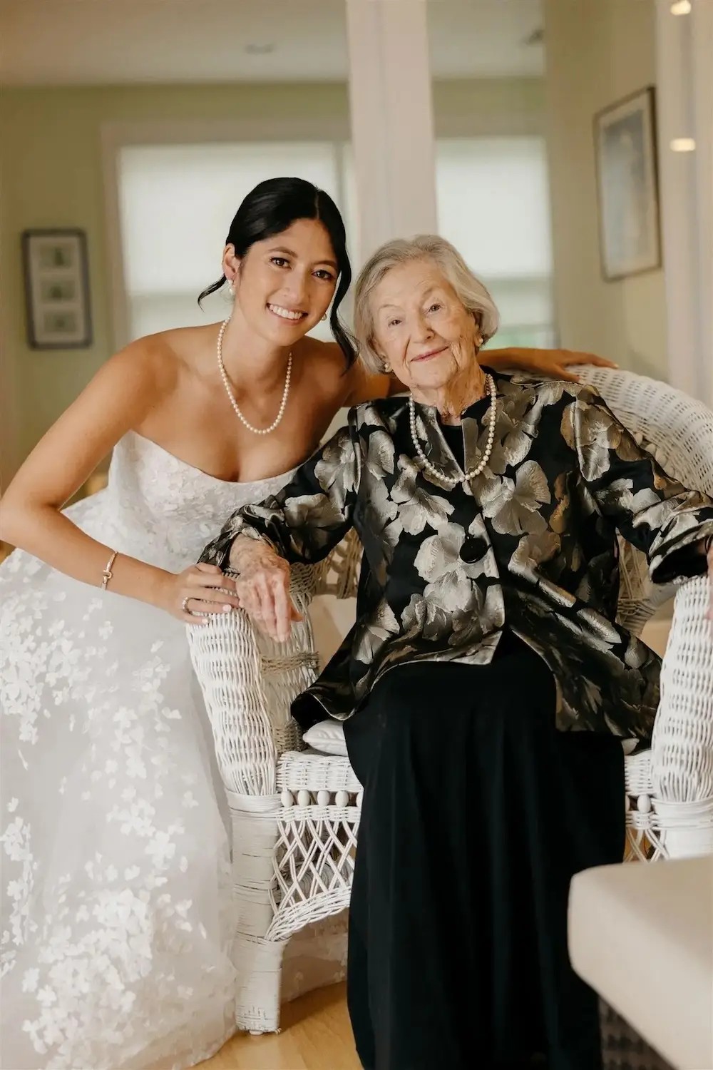 A custom veil from her grandmother&#39;s lace wedding dress. Mobile Image