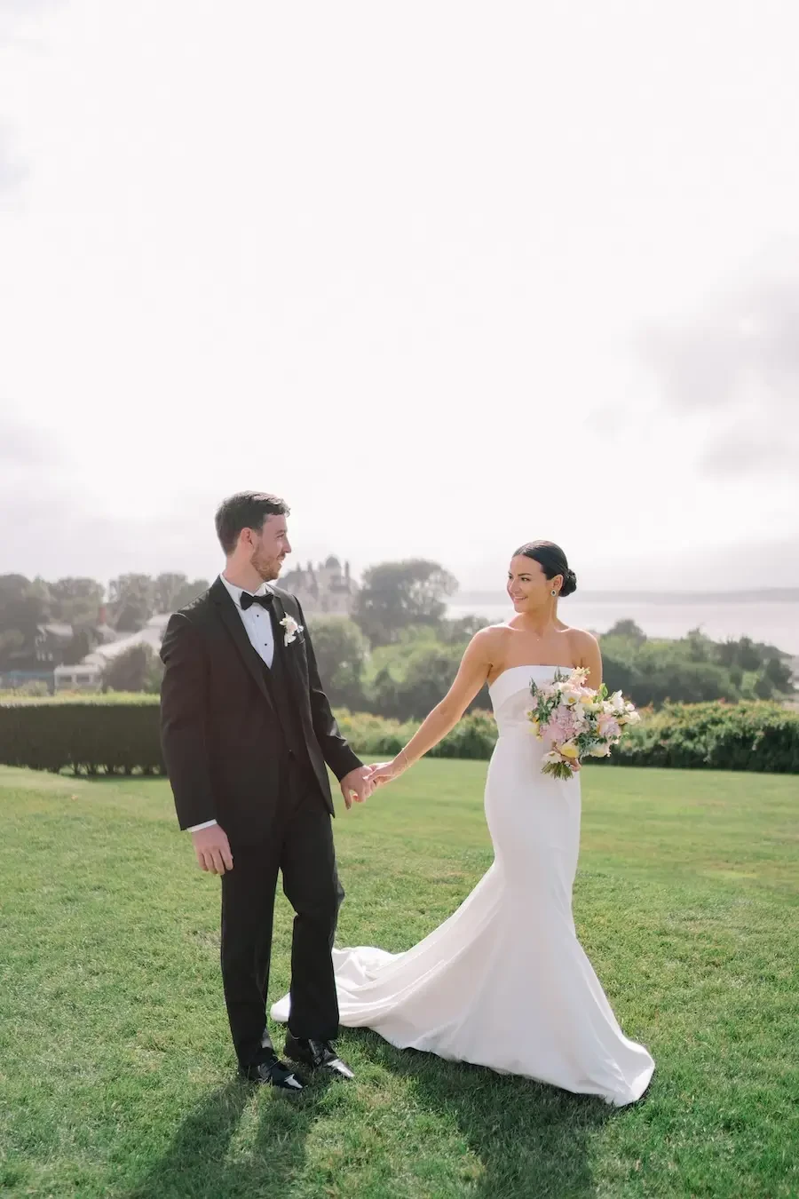 Kaitlin's Preppy Oceanside Summer Wedding In Newport, Rhode Island Image