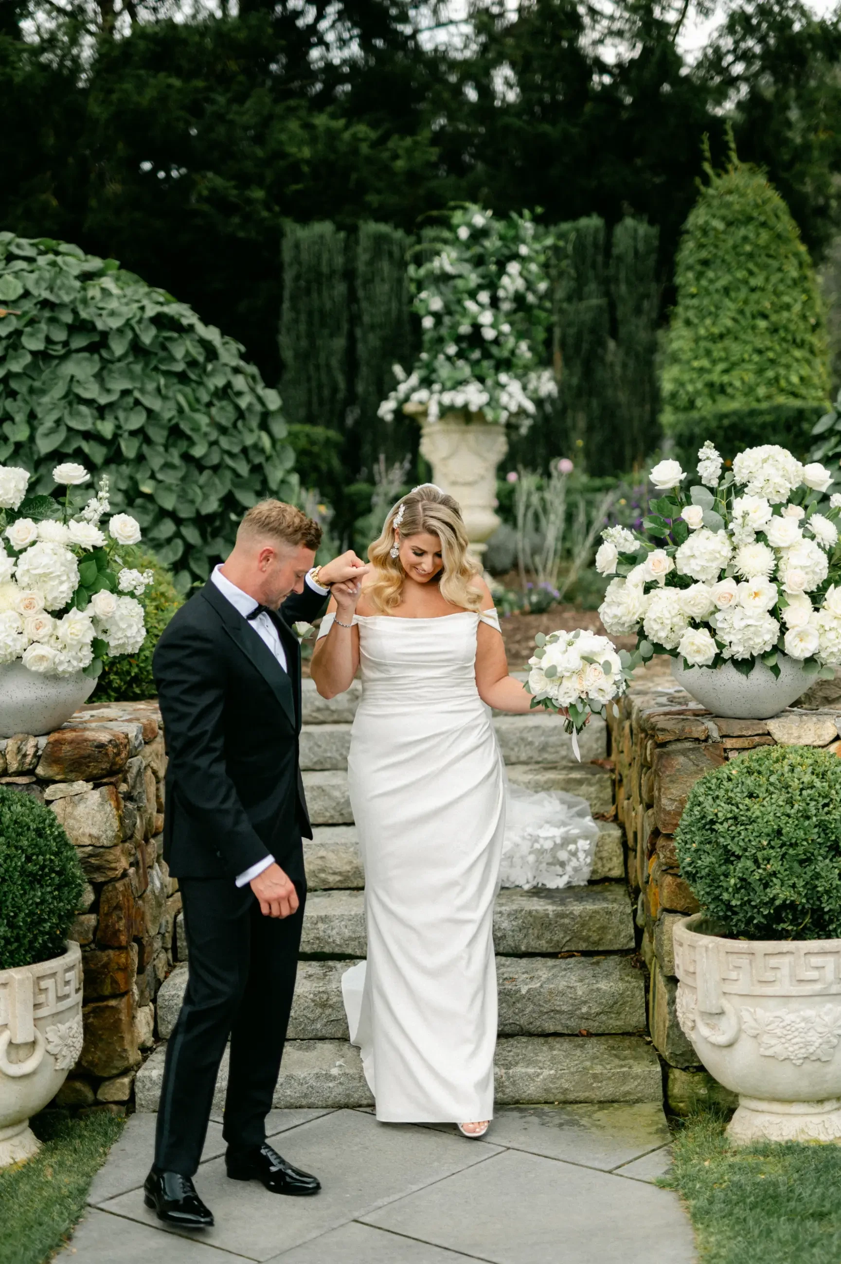 Rachael's Simple Classic Connecticut Wedding Image