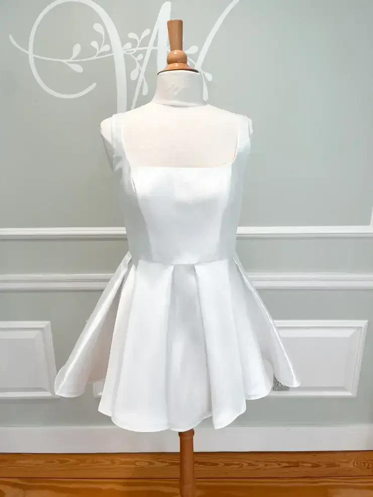 New Sample Sale Dresses: Second Bridal Looks. Mobile Image