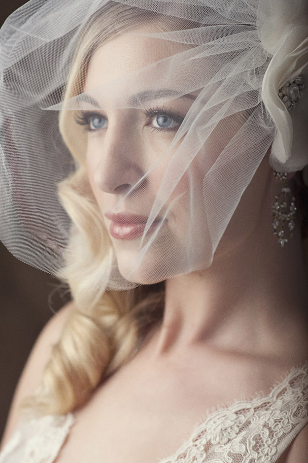 Bird Cage on a Wire Shoot by Justin Marantz: A Reflection on Fashion and Beauty  . Desktop Image