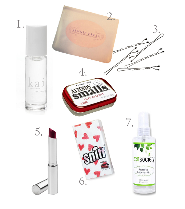 what-to-put-in-your-wedding-day-purse