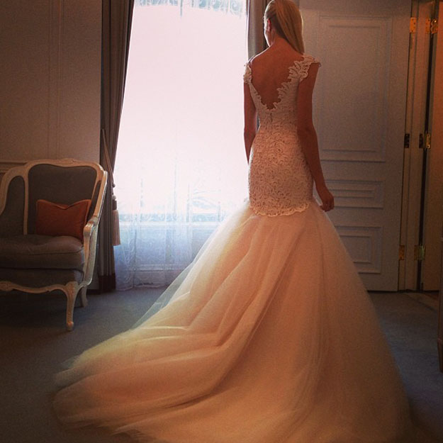 romona-keveza-dramatic-back-bridal-market-trends-fall-2014