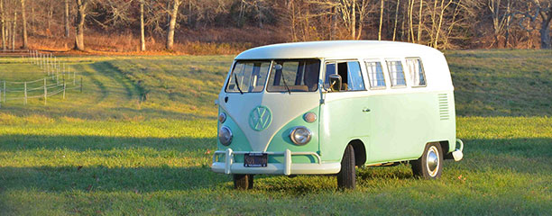 What We&#39;re Loving: Chloe the Photobus. Desktop Image