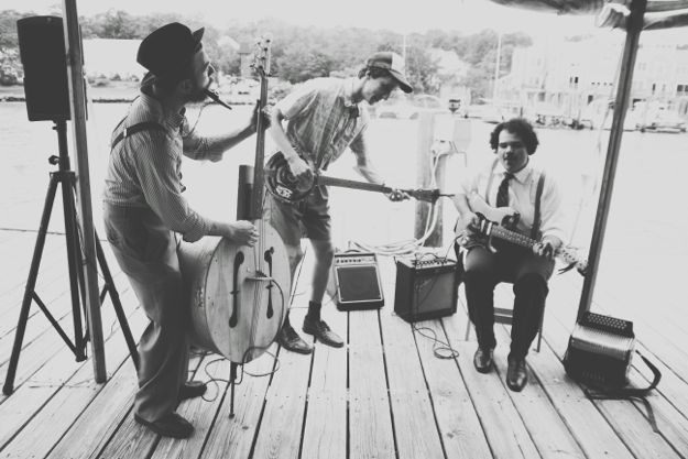 folkyallB&W