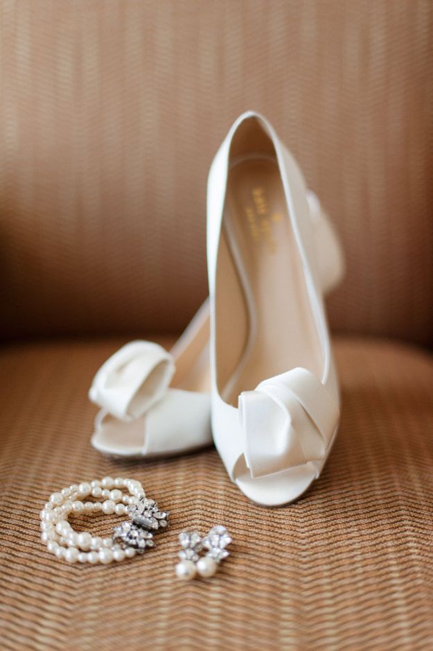 Pretty Post: Kayla &amp; Brendon&#39;s Stunning Mansion Wedding. Desktop Image