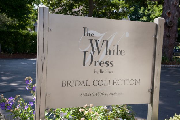 Feature Friday: Kelley&#39;s White Carpet Appointment . Desktop Image