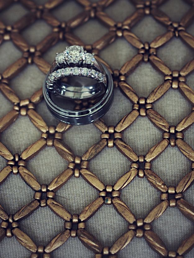 Pretty Post: Laura and Gary&#39;s Rustic Wedding. Desktop Image