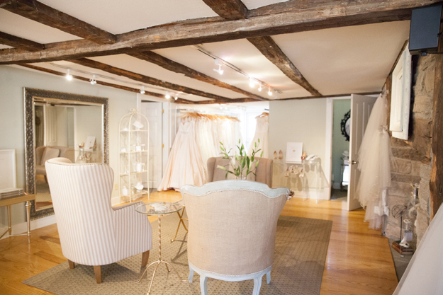 Feature Friday: Gretchen&#39;s White Carpet Appointment. Desktop Image