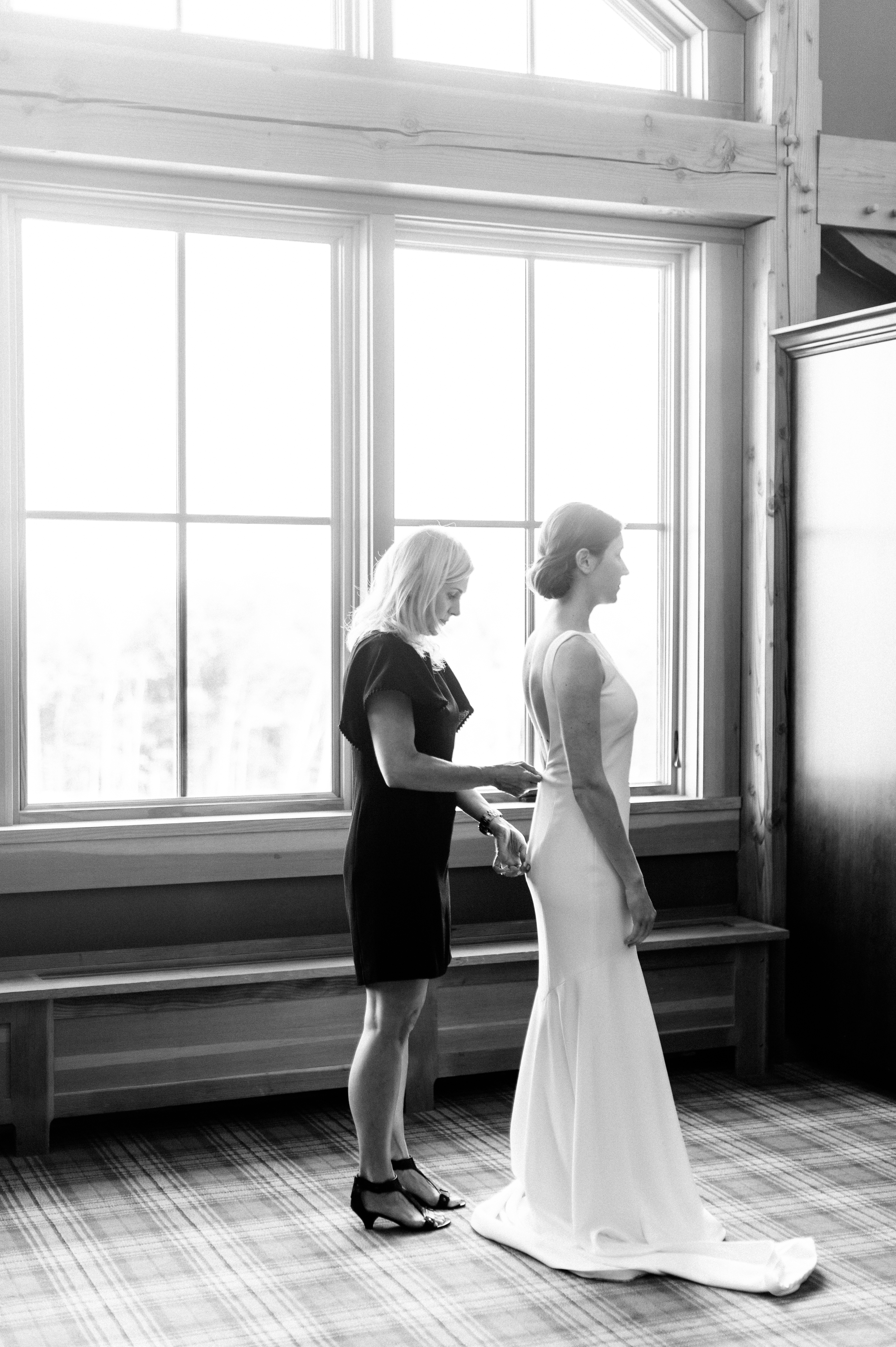 Pretty Post: Meaghen & Loren Hermitage Inn Classic Vermont Wedding
