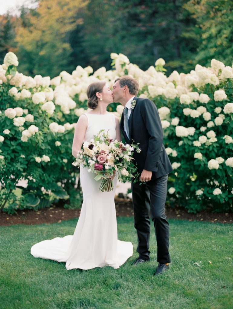 Pretty Post: Meaghen & Loren Hermitage Inn Classic Vermont Wedding