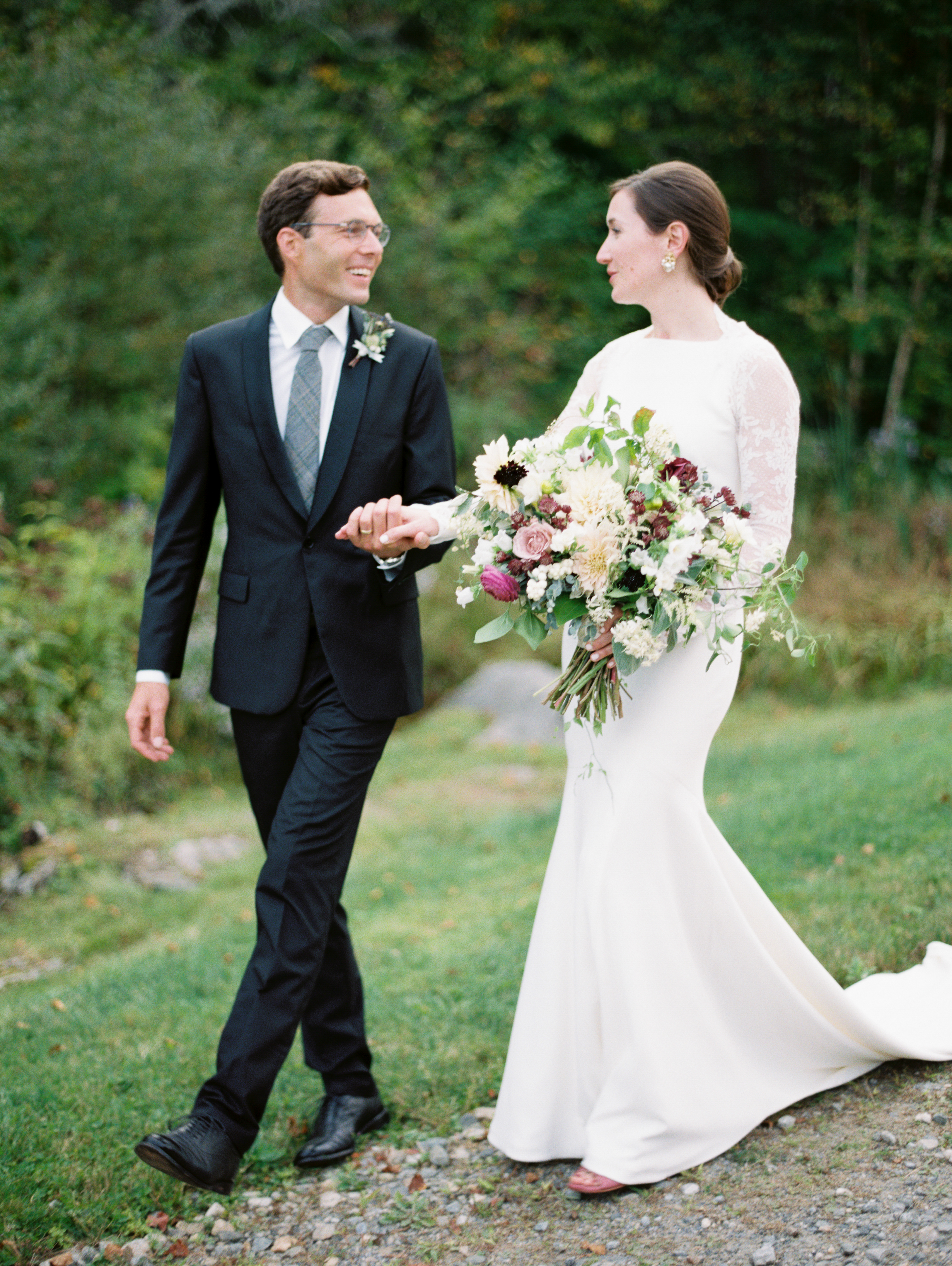 Pretty Post: Meaghen & Loren Hermitage Inn Classic Vermont Wedding