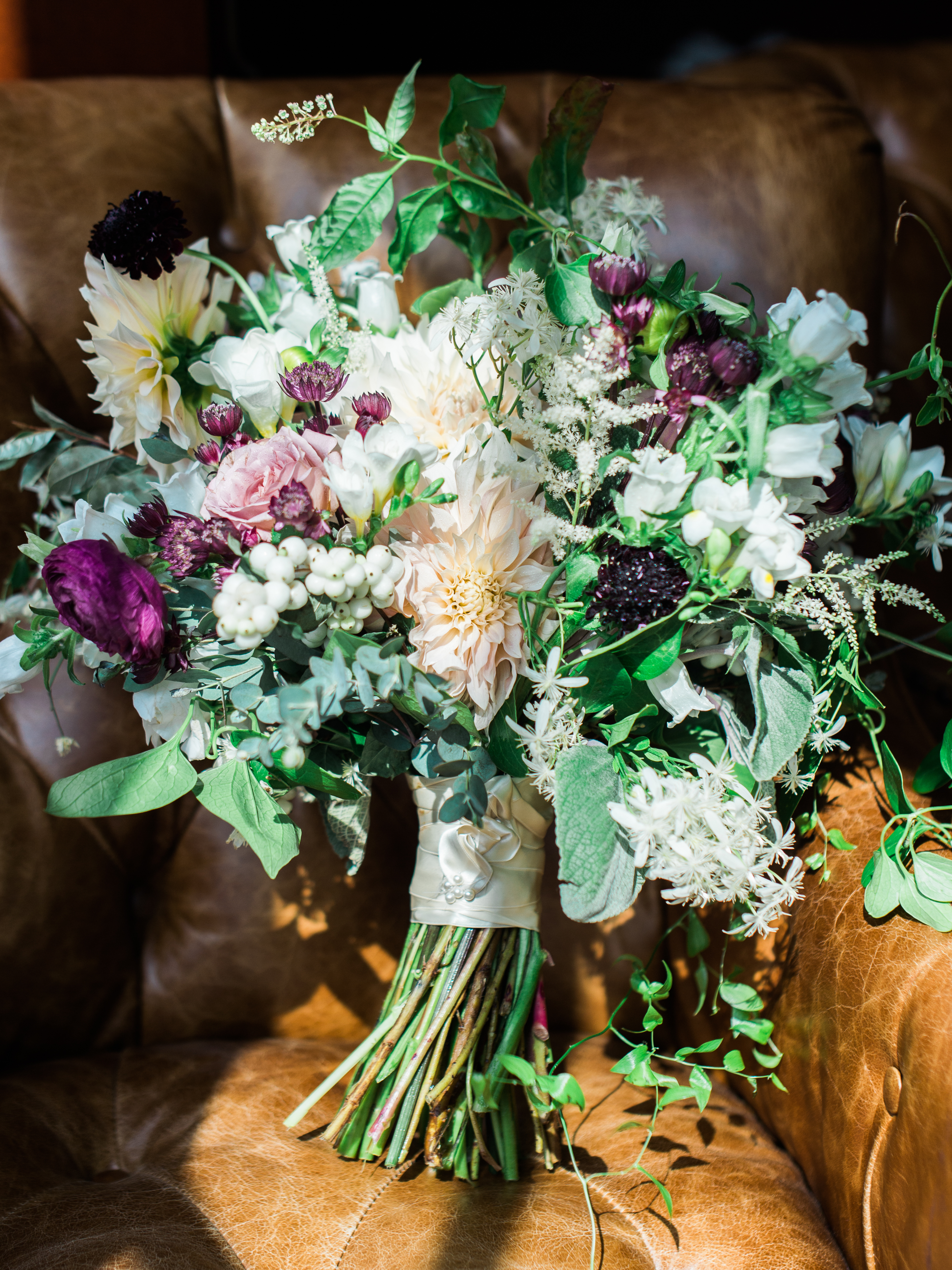 Pretty Post: Meaghen & Loren Hermitage Inn Classic Vermont Wedding