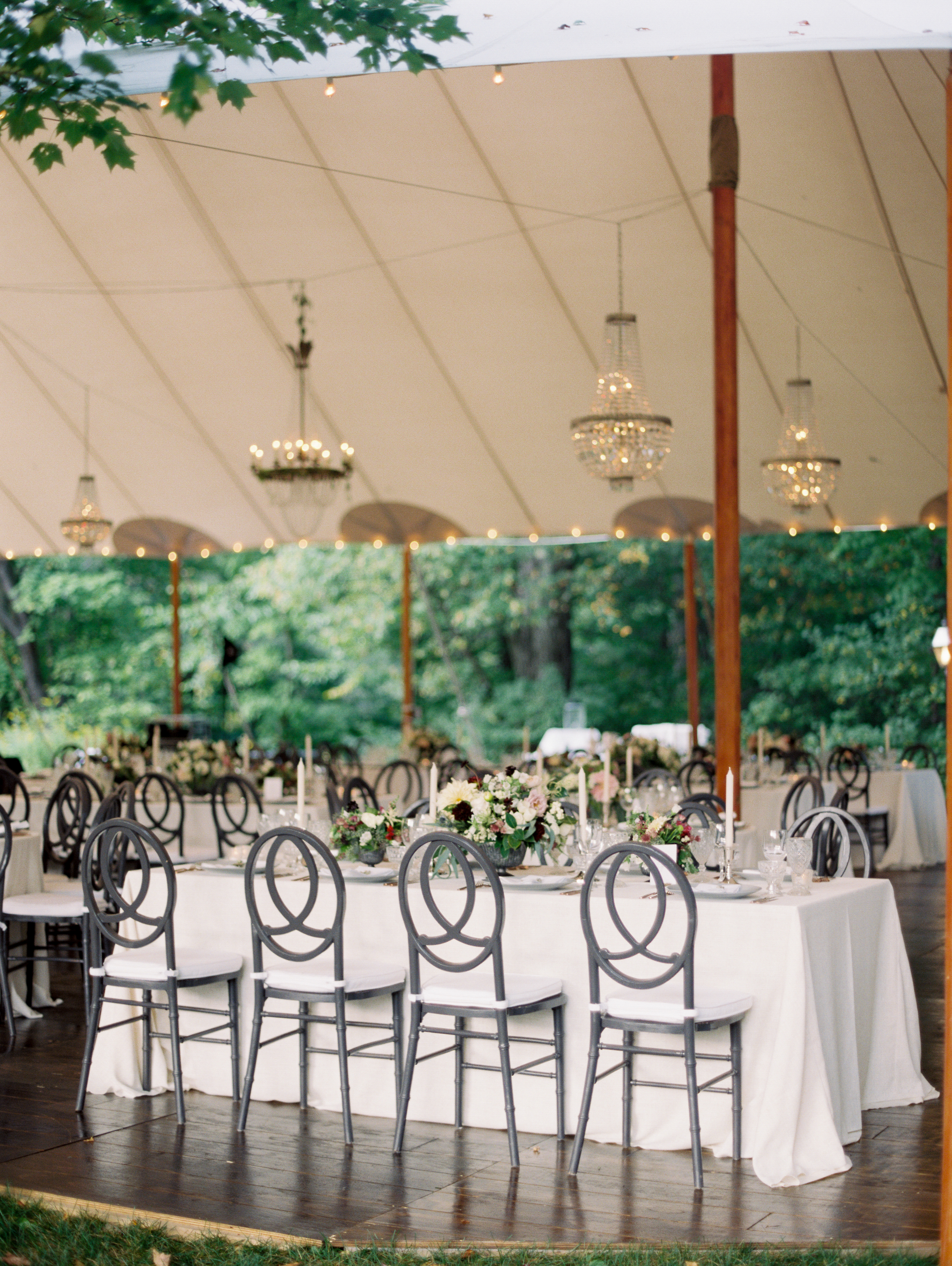 Pretty Post: Meaghen & Loren Hermitage Inn Classic Vermont Wedding