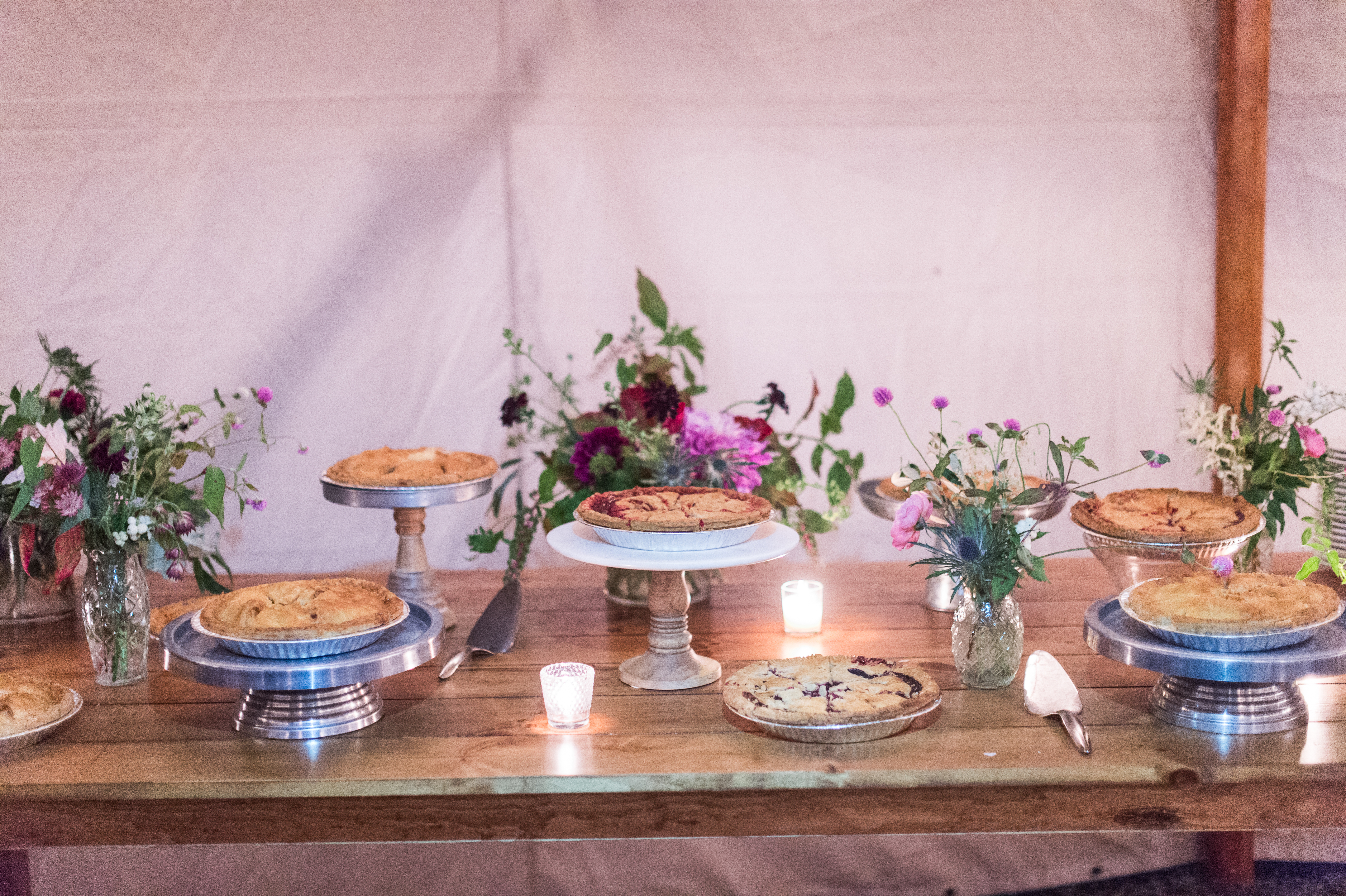 Pretty Post: Meaghen & Loren Hermitage Inn Classic Vermont Wedding