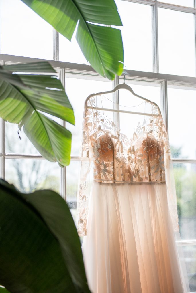 Shannon's Touch of Tropical Wedding