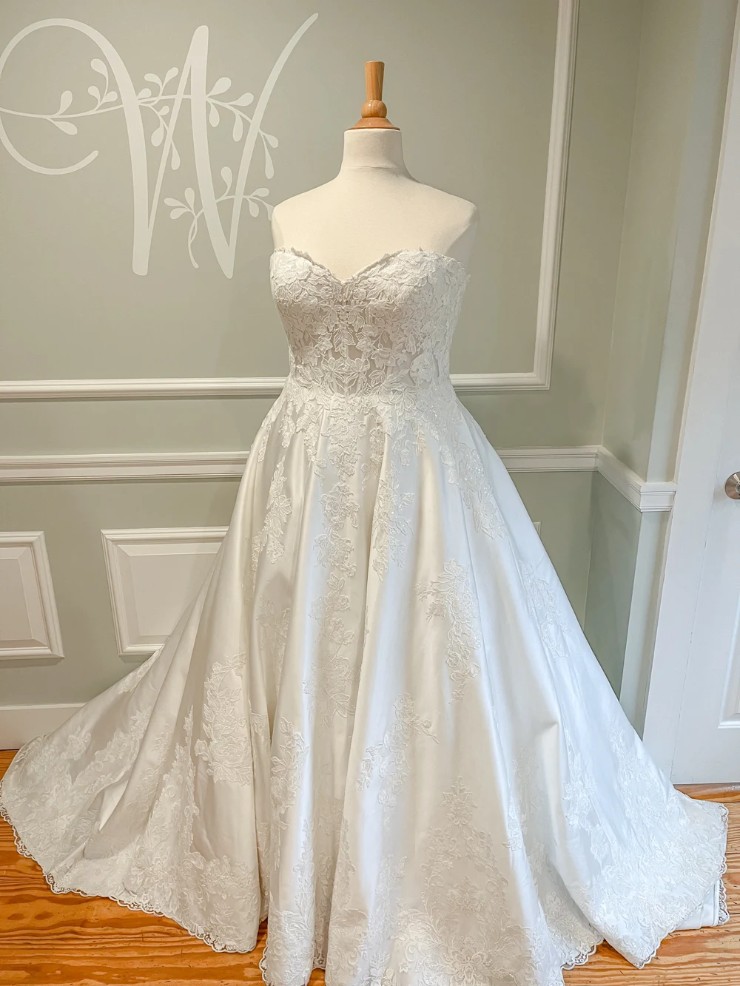 Justin Alexander Signature Elizabeth Image