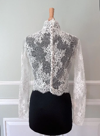 Blue Willow by Anne Barge Collier Mockneck Topper $1 Ivory thumbnail